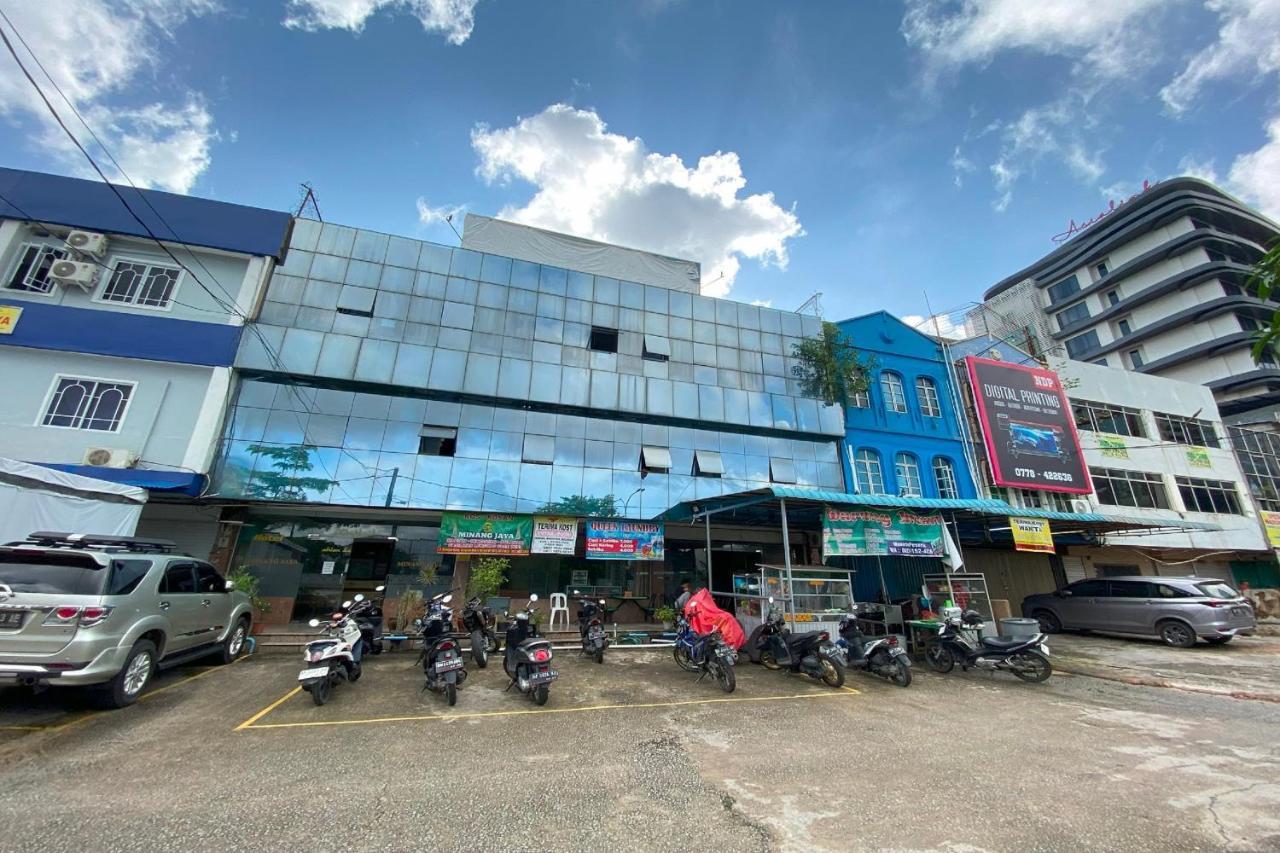 Oyo 92702 Minang Jaya Hotel Nagoya Exterior foto